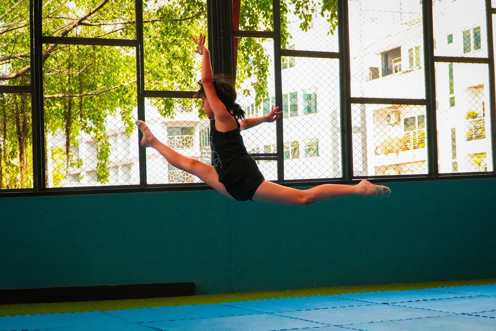 Hailey coaching one-on-one flexibility training